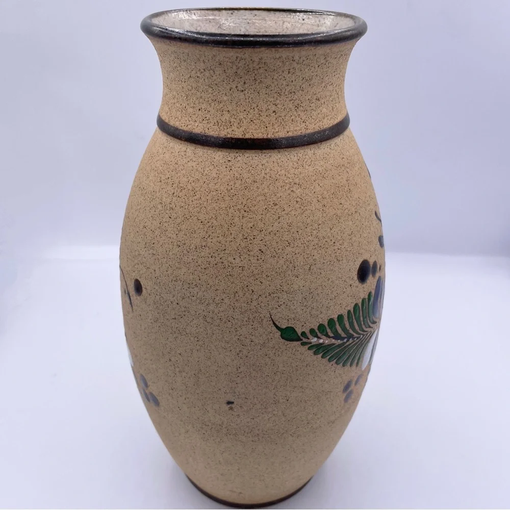Mexican folk art tonala pottery vase, signed hand painted sandstone